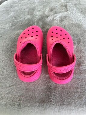 CROCS Kids Hot Pink Slip-On Fuzzy Clogs with Back Strap